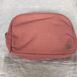 Lululemon Fannypack pink clip strap